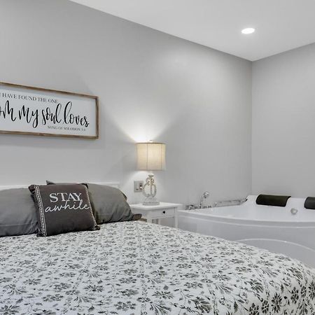 Barnwood Suite - Main Street Lodge In Berlin Ngoại thất bức ảnh